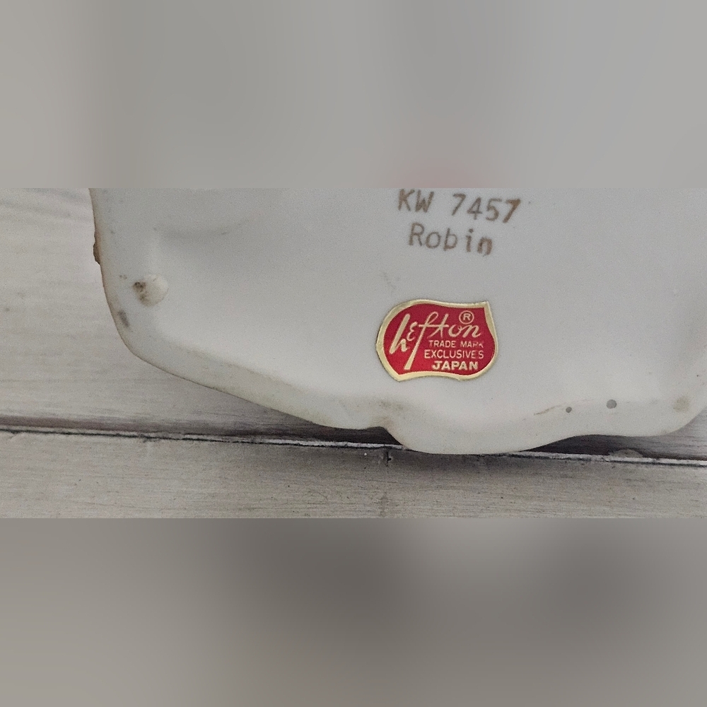 VINTAGE LEFTON  HAND PAINTED  CERAMIC ROBIN BIRD FIGURINE  MUSHROOM  KW7457 - Picture 8 of 9